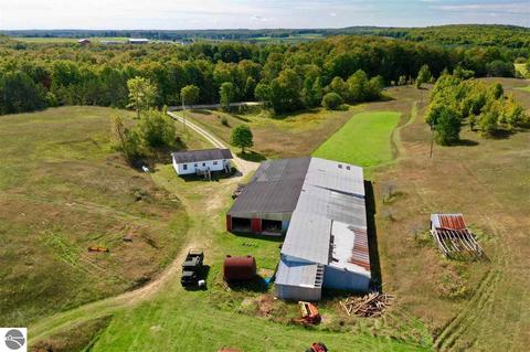 760 W 30 Rd, Boon, MI 49618 photo 6