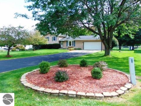 480 Norton Gibbs Dr, Ithaca, MI 48847 photo 2