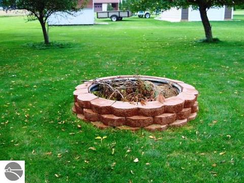 480 Norton Gibbs Dr, Ithaca, MI 48847 photo 4
