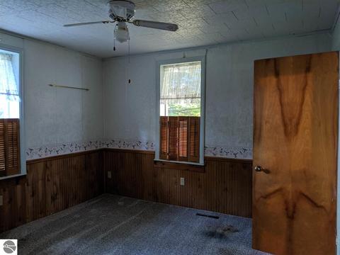 593 N Baldwin, Owosso, MI 48867 photo 28
