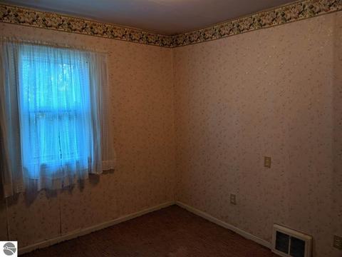 593 N Baldwin, Owosso, MI 48867 photo 26