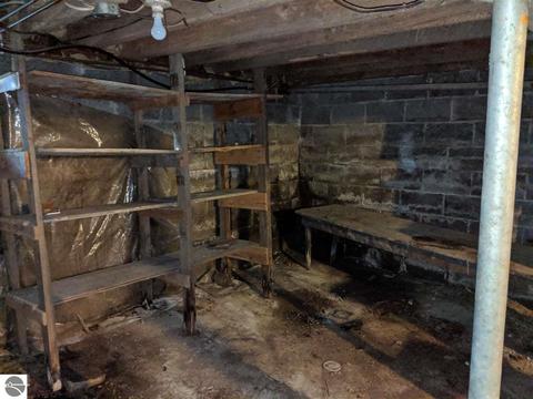 593 N Baldwin, Owosso, MI 48867 photo 40