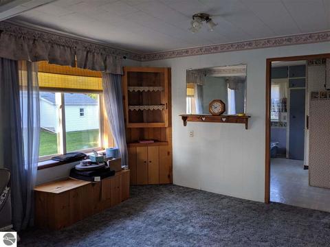 593 N Baldwin, Owosso, MI 48867 photo 14