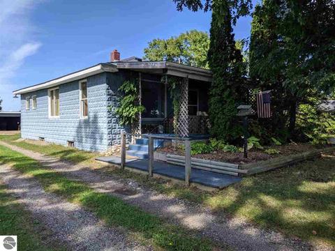 593 N Baldwin, Owosso, MI 48867 photo 12