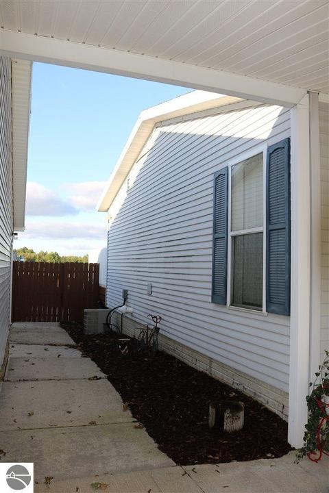 9664 W Monroe Rd, Elwell, MI 48832 photo 5