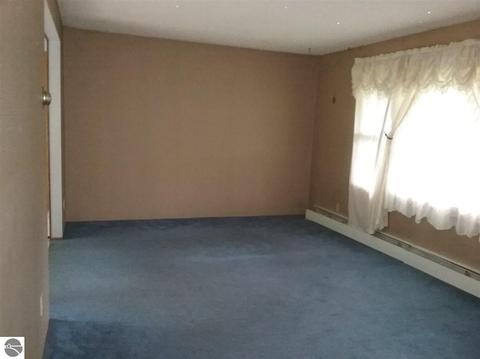 8810 S Circle E, Farwell, MI 48622 photo 8