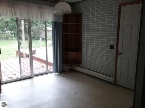8810 S Circle E, Farwell, MI 48622 photo 6