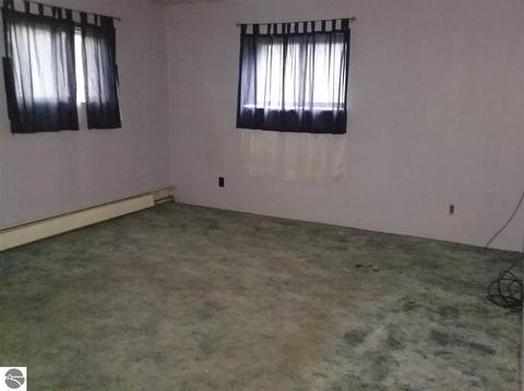 8810 S Circle E, Farwell, MI 48622 photo 21