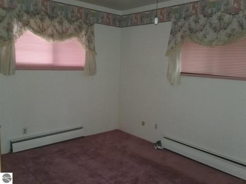 8810 S Circle E, Farwell, MI 48622 photo 14