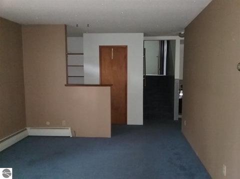 8810 S Circle E, Farwell, MI 48622 photo 9