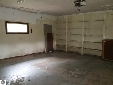 8810 S Circle E, Farwell, MI 48622 photo 32