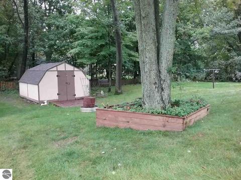 8810 S Circle E, Farwell, MI 48622 photo 43