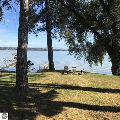 8169 Pine Tree Ln, Cedar, MI 49621 photo 7
