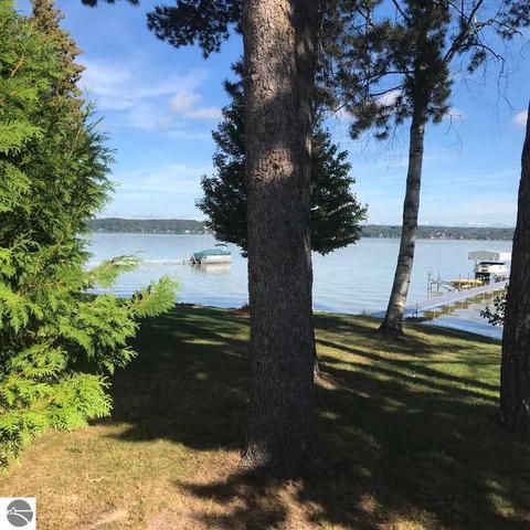 8169 Pine Tree Ln, Cedar, MI 49621 photo 2