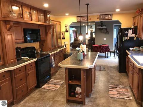 6820 E Pierce Rd, Harrison, MI 48625 photo 6