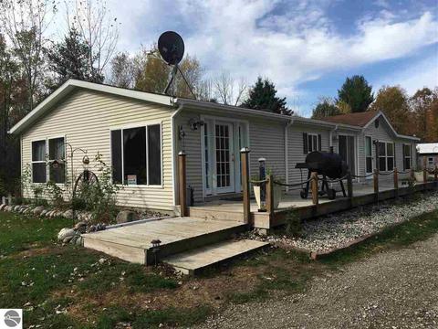 1860 Deep River Rd, Standish, MI 48658 photo 2