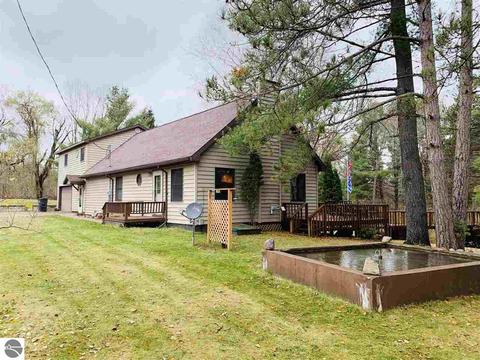 3925 E 8 Rd, Manton, MI 49663 photo 4