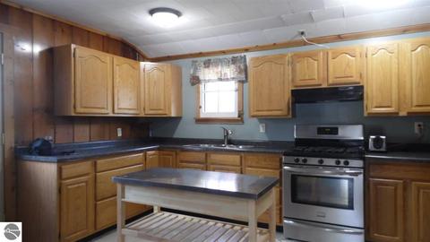 406 Oak Ln, Mio, MI 48647 photo 3