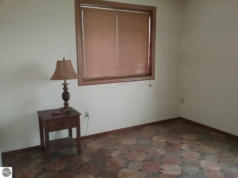 8703 E Pleasant Valley Rd, Shepherd, MI 48883 photo 9