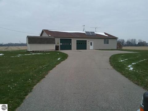 8703 E Pleasant Valley Rd, Shepherd, MI 48883 photo 1