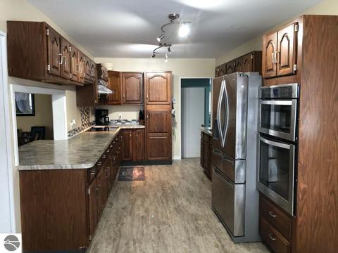 120 S Luce Rd, Ithaca, MI 48847 photo 2