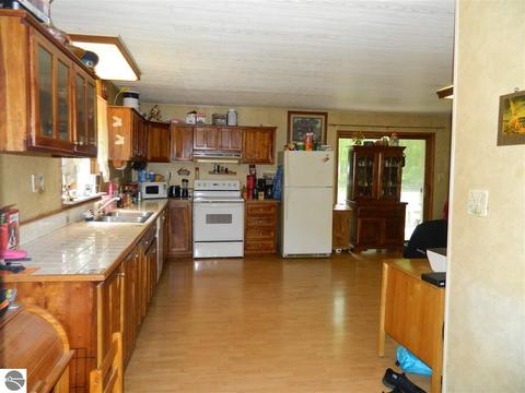 5569 Antonia Rd, Au Gres, MI 48703 photo 2