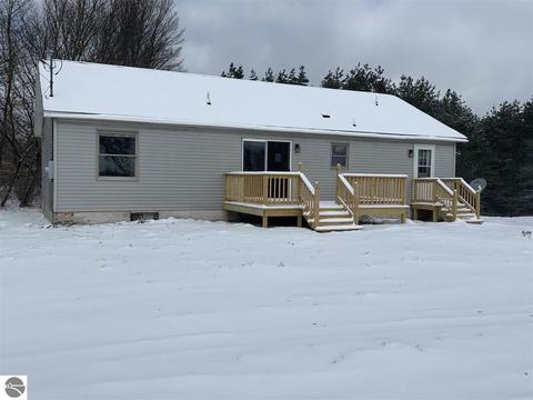 7497 E 16 Rd, Manton, MI 49663 photo 2