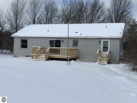 7497 E 16 Rd, Manton, MI 49663 photo 3