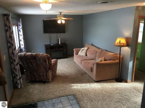 331 W Main St, Sterling, MI 48659 photo 17