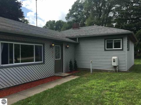 331 W Main St, Sterling, MI 48659 photo 3