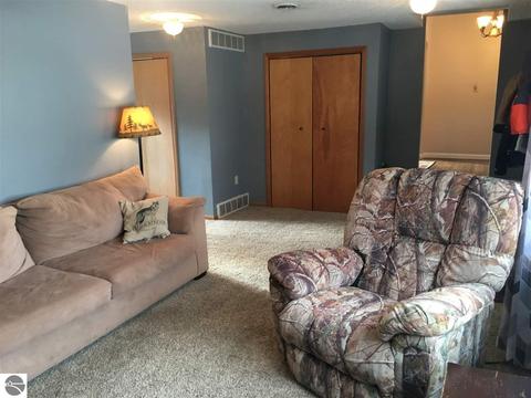 331 W Main St, Sterling, MI 48659 photo 5