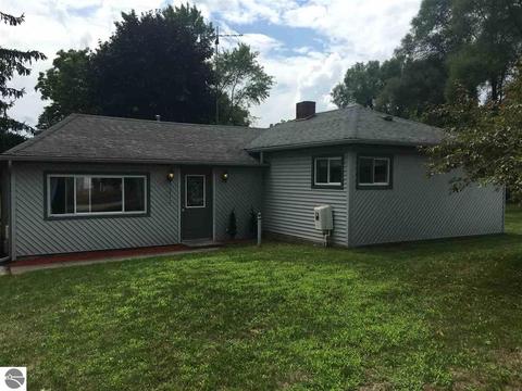 331 W Main St, Sterling, MI 48659 photo 1