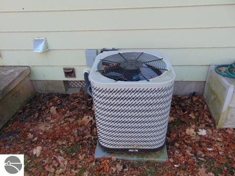 319 E Barber St, Ithaca, MI 48847 photo 5