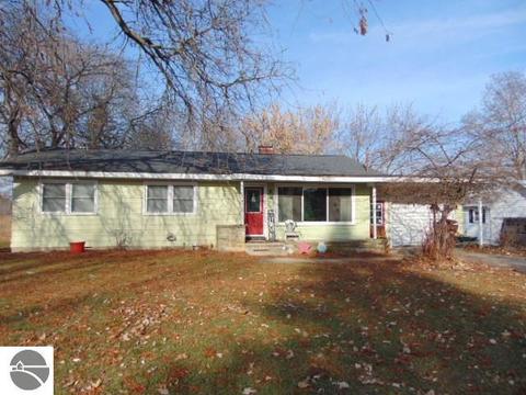 319 E Barber St, Ithaca, MI 48847 photo 1