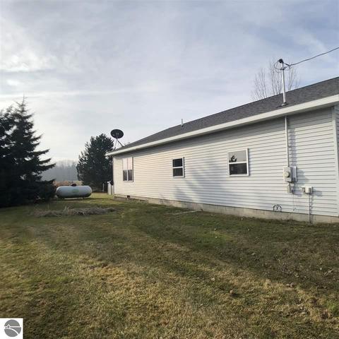 1340 E Walton, Shepherd, MI 48883 photo 4