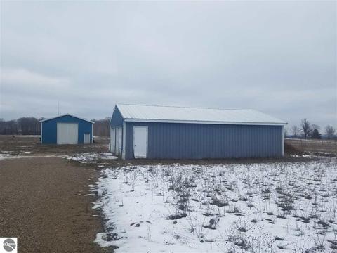 807 Bendon Rd, Interlochen, MI 49643 photo 3