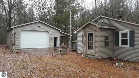 93 W Scherry Srteet, Au Gres, MI 48703 photo 1