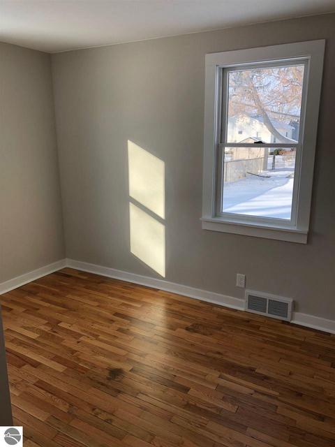 821 E Bennett Ave, Mount Pleasant, MI 48858 photo 11
