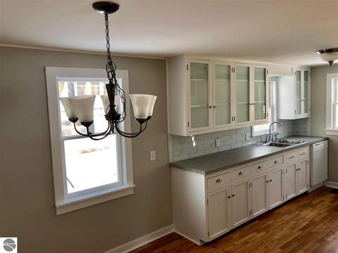 821 E Bennett Ave, Mount Pleasant, MI 48858 photo 5