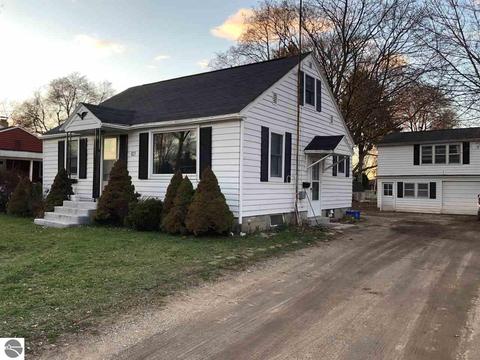 821 E Bennett Ave, Mount Pleasant, MI 48858 photo 1