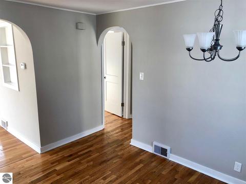 821 E Bennett Ave, Mount Pleasant, MI 48858 photo 8