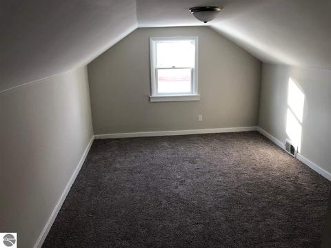 821 E Bennett Ave, Mount Pleasant, MI 48858 photo 17
