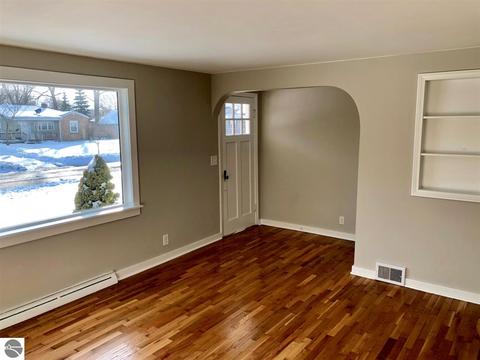 821 E Bennett Ave, Mount Pleasant, MI 48858 photo 9