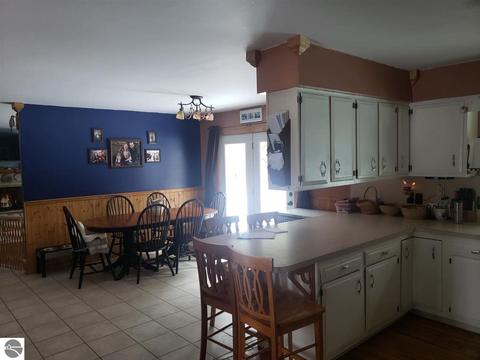 5850 E Baseline Rd, Mount Pleasant, MI 48858 photo 4