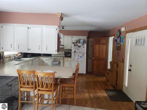 5850 E Baseline Rd, Mount Pleasant, MI 48858 photo 5