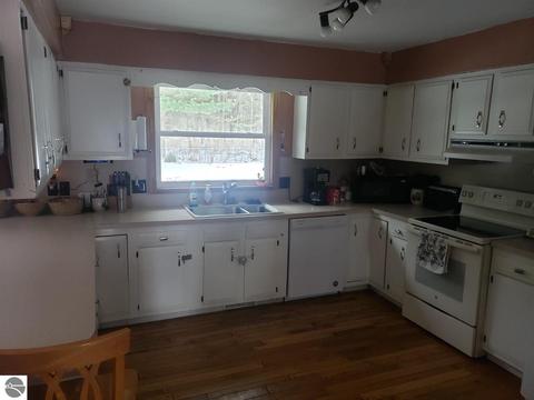 5850 E Baseline Rd, Mount Pleasant, MI 48858 photo 3