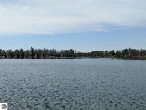 3700 Shoreline Dr, Lupton, MI 48635 photo 6