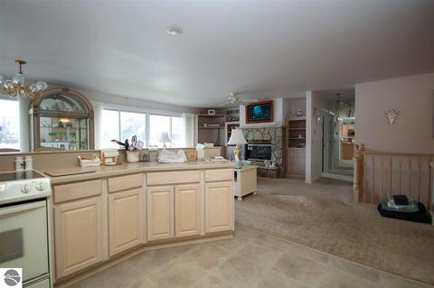 3902 E River Rd, Mount Pleasant, MI 48858 photo 9