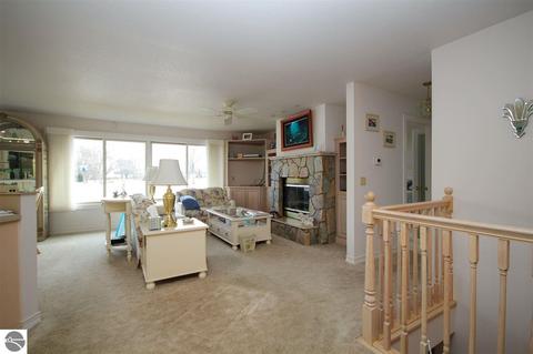 3902 E River Rd, Mount Pleasant, MI 48858 photo 6