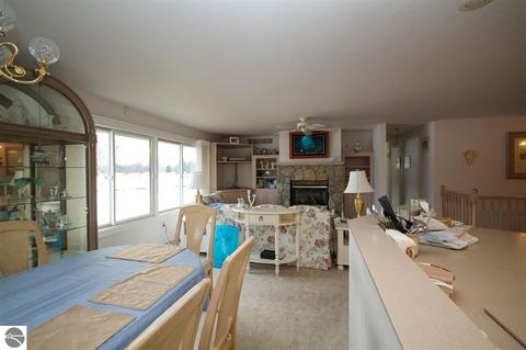 3902 E River Rd, Mount Pleasant, MI 48858 photo 14